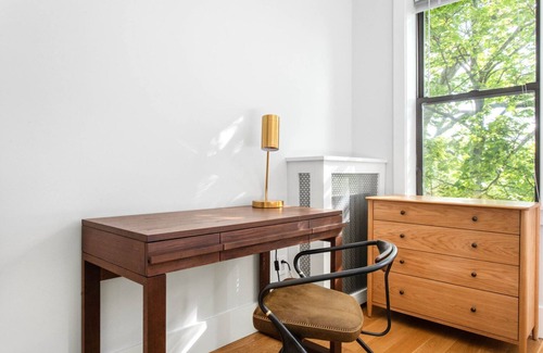 Brighton Apartamento | Charming Brighton 2BR w W/D, by Restaurants & Shops by Blueground