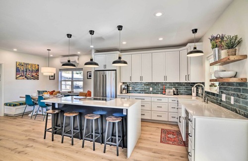 Buena Vista Casa | Charming Buena Vista Home w/ Private Hot Tub!