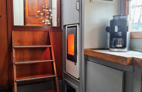 Amsterdam East Alquiler De Eote | Charming captain's cabin on the historic ship De Hoop