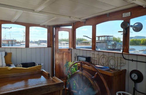 Amsterdam East Alquiler De Eote | Charming captain's cabin on the historic ship De Hoop
