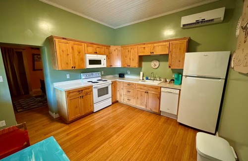 Bisbee Casa | Charming casita in Historic Brewery Gulch walking distance to everything!