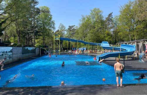 Bosgebied Hoenderloo Apartamento | Charming Chalet on Park with Swimming Pool Restaurant and Bowling - Nationaal Park de Hoge Veluwe - Cozy Getaway Hoenderloo