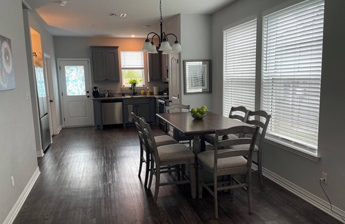 Denison Casa | Charming, Chic & Elegant! Denison