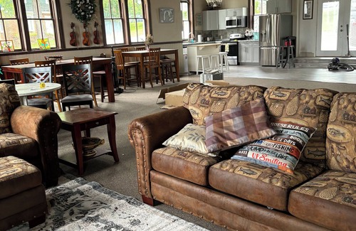 East Jordan Casa | Charming Church in East Jordan ,3 bedrooms ,WiFi, pool-table and gas fireplace.