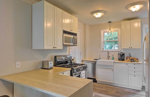 Roselawn Finance Casa | Charming Cincinnati Home < 10 Mi to Downtown!