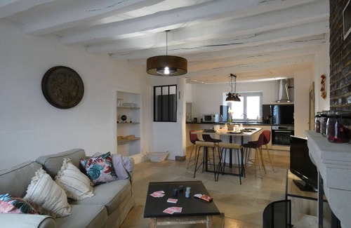 Beaumont-les-Autels Cabaña | Gîte Rénové avec Jardin Clos, Terrasse, et Confort Moderne à Beaumont-les-Autels