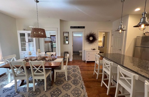 Wells Cabaña | Charming Coastal Cottage 5 Minute Drive to Wells Beach