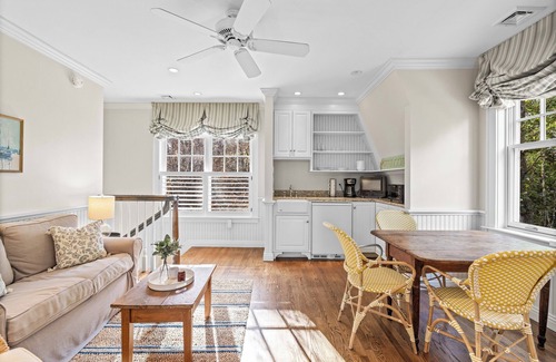 Kennebunk Apartamento | Charming Coastal Loft