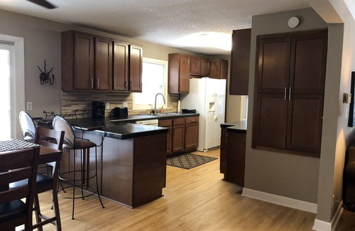 White Bear Lake Casa | Encantadora casa de campo con vistas desde el porche del lago Birch cerca de White Bear Lake Mn