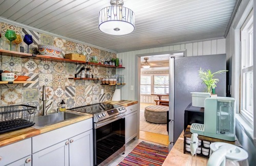 Titus Cabaña | Charming Cottage at Weoka on Lake Jordan perfect for fishing and playing