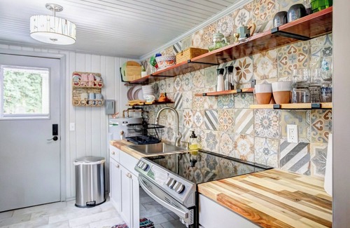 Titus Cabaña | Charming Cottage at Weoka on Lake Jordan perfect for fishing and playing