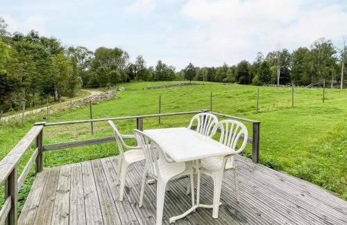 Virserum Casa | Charming Cottage by Lake in Torsebo