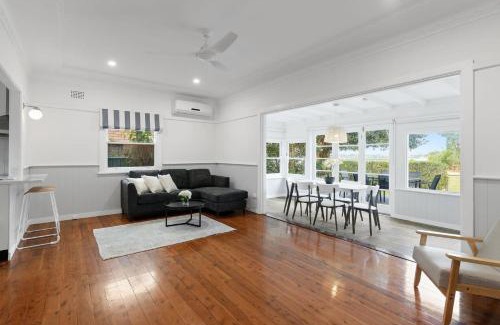 Woy Woy Casa | Charming Cottage by the Water Pet Friendly WoyWoy