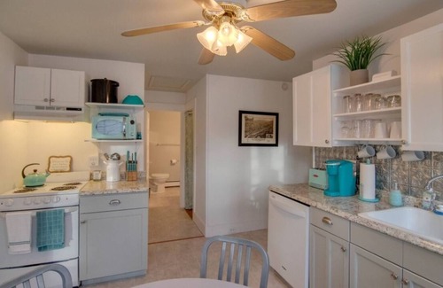 Littleton Casa | Charming Cottage in Downtown Littleton