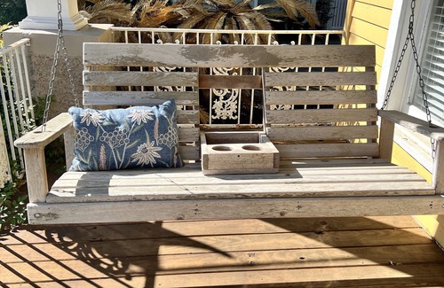 Crowley Casa | Charming cottage in downtown historic district