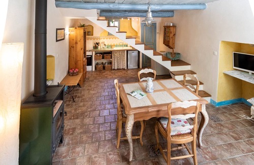 Colognac Casa | Charming cottage in lush countryside surrounded by llamas