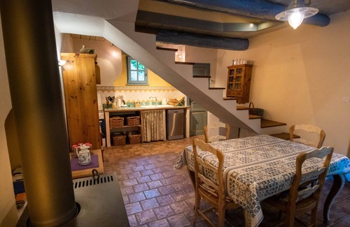Colognac Casa | Charming cottage in lush countryside surrounded by llamas