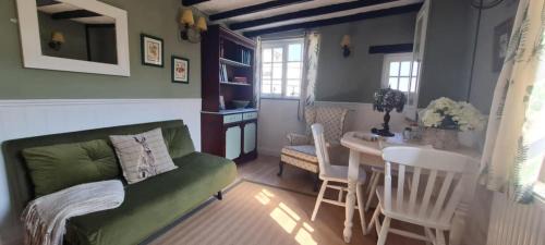 Barnstaple Casa | Charming cottage in Pilton-newly renovated