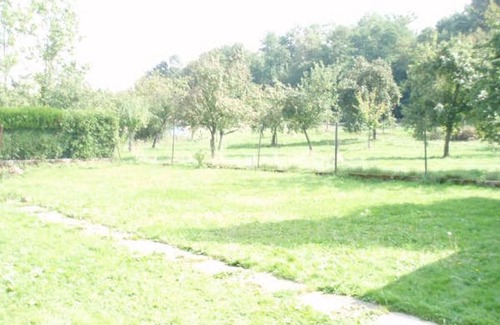 Flainval Cabaña | Gîte calme avec jardin, idéal pour familles, rando et recharge véhicules.