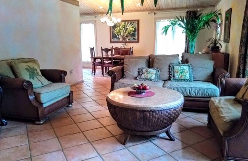Plantation Cabaña | Charming Cottage in Plantation