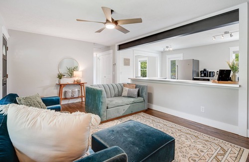 Weaverville Casa | Charming Cottage in the Heart of Weaverville – Walk to Downtown!