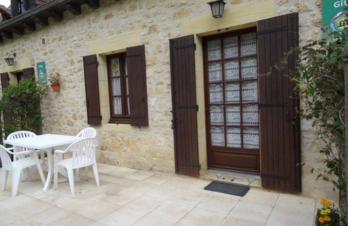 Domme Cabaña | Casa rústica de 2 habitaciones con wifi, terraza y vistas increíbles cerca de Domme