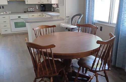 Shelby Cabaña | Charming Cottage on Stony Lake in Shelby, Michigan with AC, WiFi