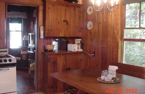 Mirror Lake Cabaña | Cottage con Encanto en Mirror Lake, Tuftonboro, NH, a orillas del lago, $ 1,550 / 1,200 semanas.