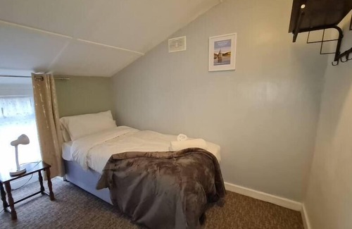 Dowlais Casa | Charming Cottage style 3 bedroom property