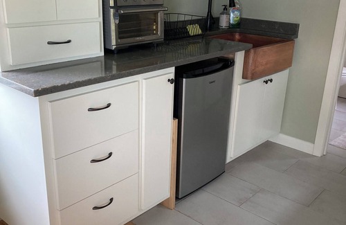 Little Compton Cabaña | Charming cottage with bucolic farm views, private waterfront 🏝️🐄☀️