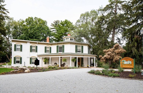 Town of Essex Cabaña | Charming Cottage with a View of Lake Erie