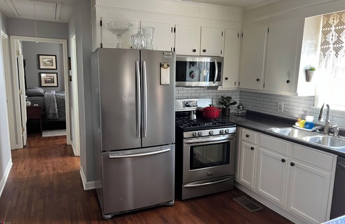 Bells Casa | Charming country getaway in W. TN sleeps 6. Family & Pet friendly near Blue Oval