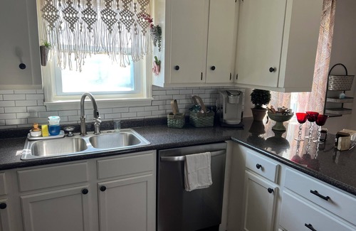 Bells Casa | Charming country getaway in W. TN sleeps 6. Family & Pet friendly near Blue Oval