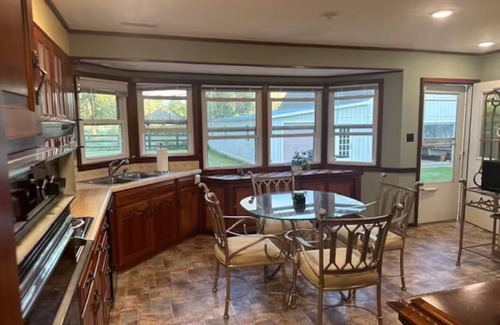 Ardmore Otro | Charming Country Home Peaceful Setting between Huntsville AL and Nashville TN.