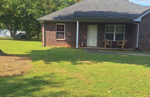 Smyrna Casa | Charming Country yet close to all 3-bedroom house with AC, WiFi in lovely Smyrna