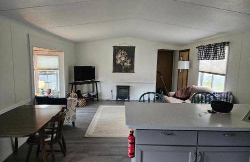 St. Johnsville Casa | Charming Countryside Retreat