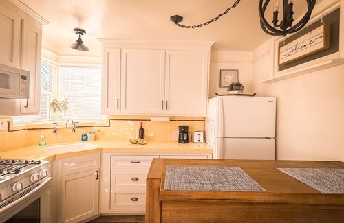 Concord Casa | Charming Courtyard Cottage