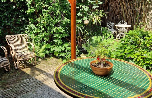 Koningsplein Casa | Charming courtyard house near center and beach