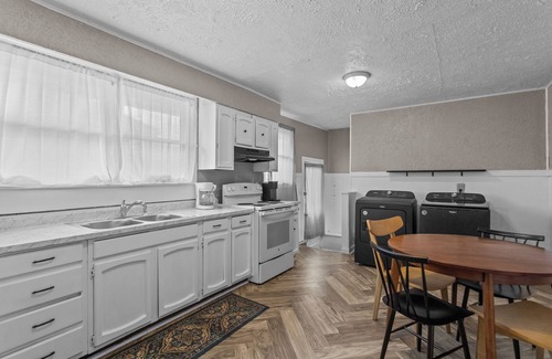 Kokomo Casa | Charming, cozy 3 bed bungalow