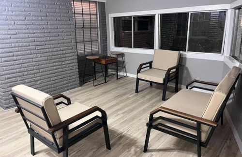 Westbury Casa | Cozy 3-GameDen Escape HSWifi Aprox 10Min to NRG