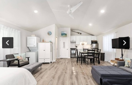 Adamsville Cabaña | Charming/CozyBeachCottage-Please note rental details prior to booking. Thank You