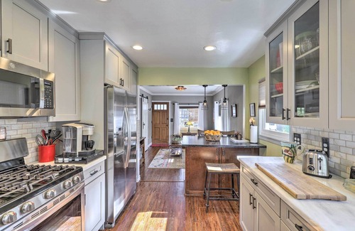 Fullerton Casa | Charming Craftsman Bungalow with Garden & Hot Tub!