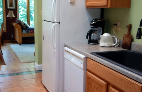 Staatsburg Cabaña | Charming Creekside Haven