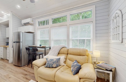 Blairsville Cabaña | Charming creekside cottage with hot tub, fire pit & screened-in porch