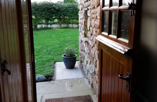 Fourstones Near Bentham Cabaña | Retiro encantador, completamente privado, de piedra, construido en plan abierto, acogedor, para 2