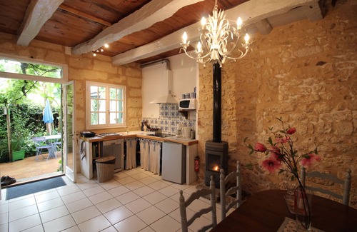 Couze-et-Saint-Front Casa | Encantadora casa independiente con patio Wifi Pueblo medieval Río Dordoña