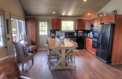 Rockford Bay Casa | Charming Direct Lakefront 5BR Home With Stunning Views @ Coeur d’Alene
