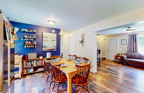 South Thomaston Casa | Charming dog-friendly cottage near beach with firepit, patio, & W/D
