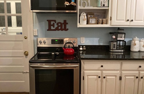 Aiken Casa | Charming downtown Aiken cottage close to restaurants and equestrian events!