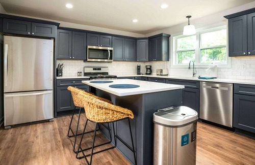 Lake Geneva Casa | Charming Downtown Lake Geneva Getaway!